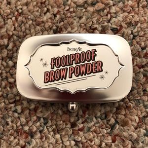 Benefit eyebrow powder